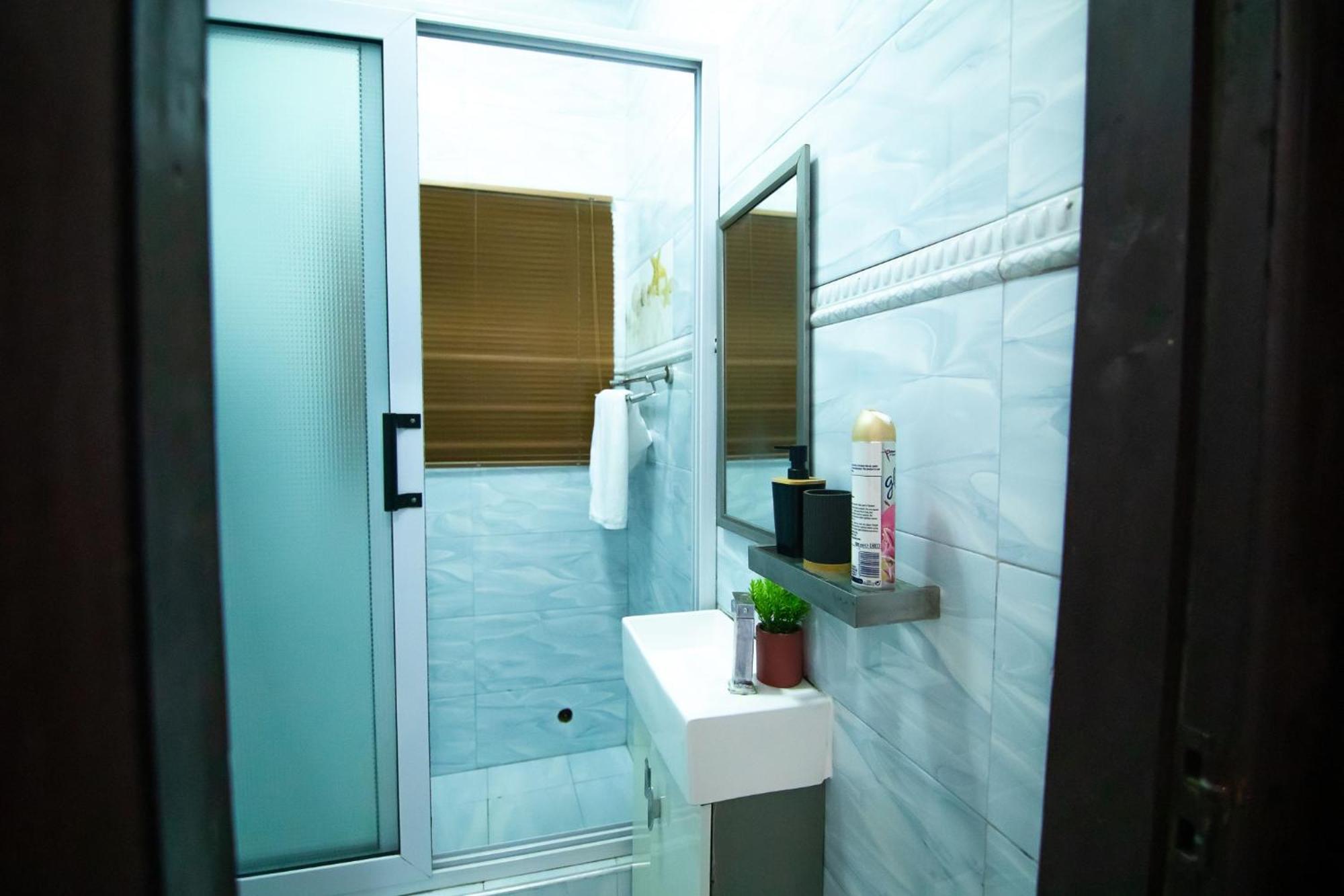 Stylish East Legon Apartment - Ac, Wi-Fi, Netflix Accra Exteriör bild